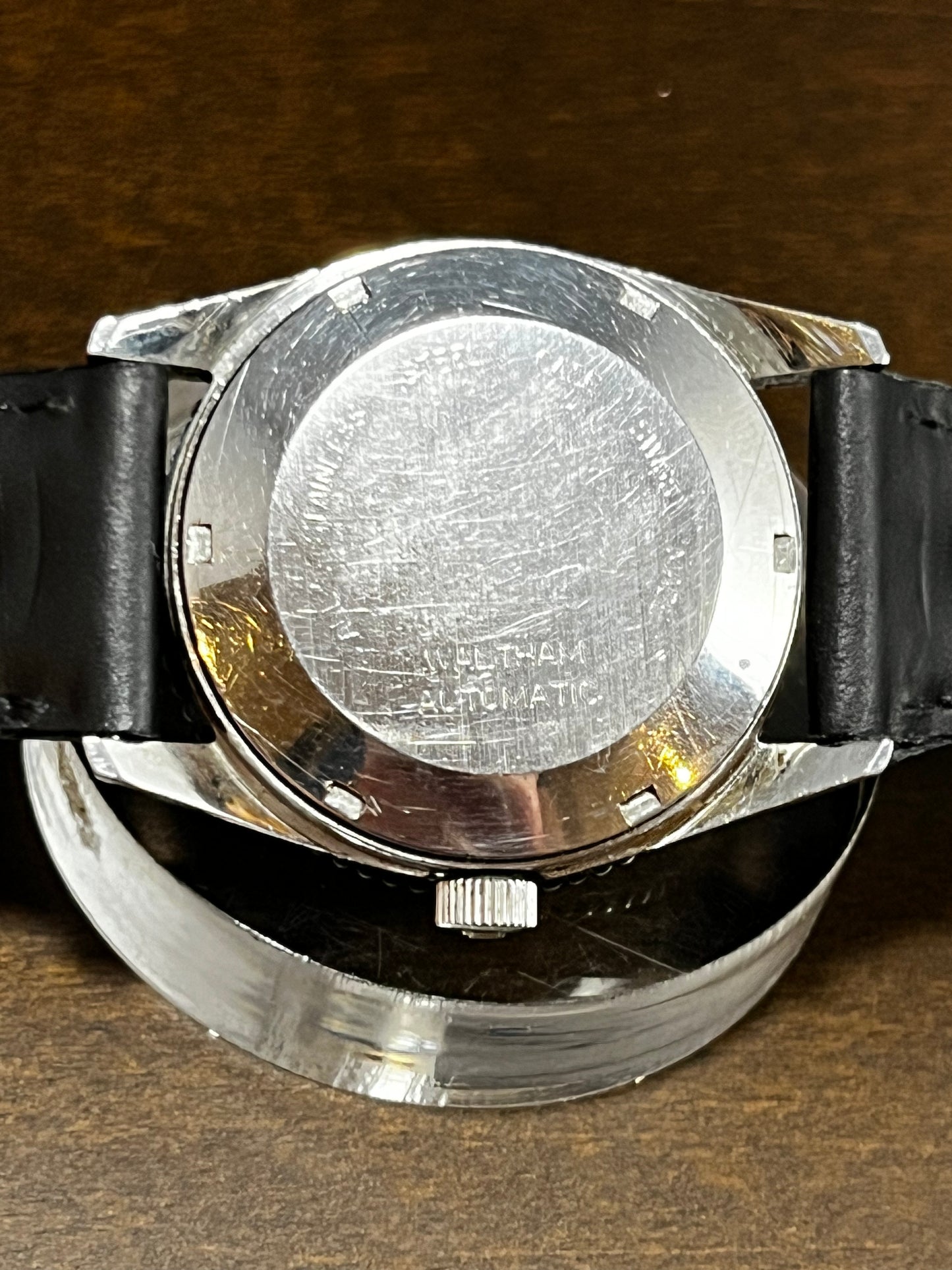 Vintage 1970s Waltham Diver Selfwinding Calendar Wrist Watch